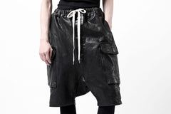 画像をギャラリービューアに読み込む, ISAMU KATAYAMA BACKLASH MARYAM LEATHER SARROUEL SHORTS / GARMENT DYED - ITALY KIP (BLACK)