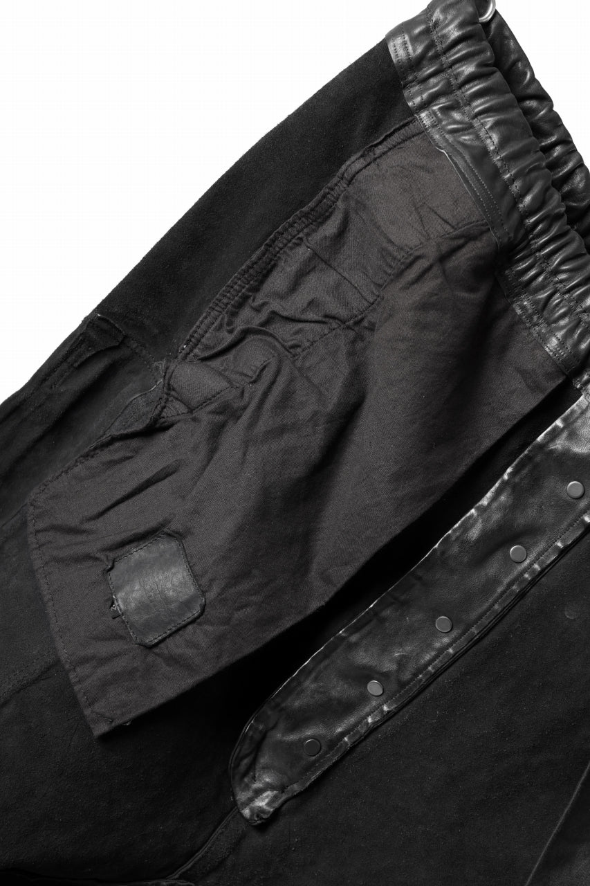 画像をギャラリービューアに読み込む, ISAMU KATAYAMA BACKLASH MARYAM LEATHER SARROUEL SHORTS / GARMENT DYED - ITALY KIP (BLACK)
