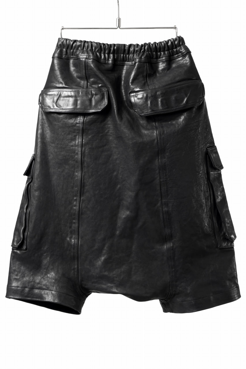 画像をギャラリービューアに読み込む, ISAMU KATAYAMA BACKLASH MARYAM LEATHER SARROUEL SHORTS / GARMENT DYED - ITALY KIP (BLACK)