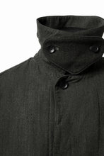 Load image into Gallery viewer, ISAMU KATAYAMA BACKLASH OVER COAT / GARMENT NATURAL DYED WOVEN + ELECTRIC HEATING LINER (LEAF)