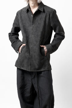 Load image into Gallery viewer, ISAMU KATAYAMA BACKLASH REVERSE LEATHER SHIRT / DOUBLE DYED - JP WET WHITE CALF (GREY)