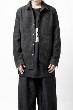 Load image into Gallery viewer, ISAMU KATAYAMA BACKLASH REVERSE LEATHER SHIRT / DOUBLE DYED - JP WET WHITE CALF (GREY)