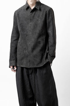 Load image into Gallery viewer, ISAMU KATAYAMA BACKLASH REVERSE LEATHER SHIRT / DOUBLE DYED - JP WET WHITE CALF (GREY)