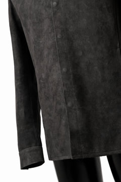 Load image into Gallery viewer, ISAMU KATAYAMA BACKLASH REVERSE LEATHER SHIRT / DOUBLE DYED - JP WET WHITE CALF (GREY)
