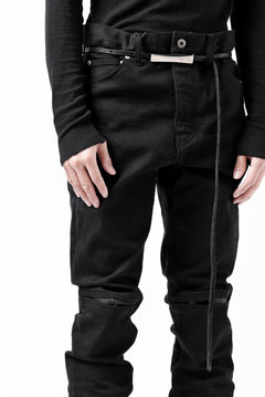 Load image into Gallery viewer, ISAMU KATAYAMA BACKLASH BLACK LEATHER KNEE PADS SLIM PANTS / "京都紋付 - 漆黒染" 13oz STRETCH DENIM (BLACK)