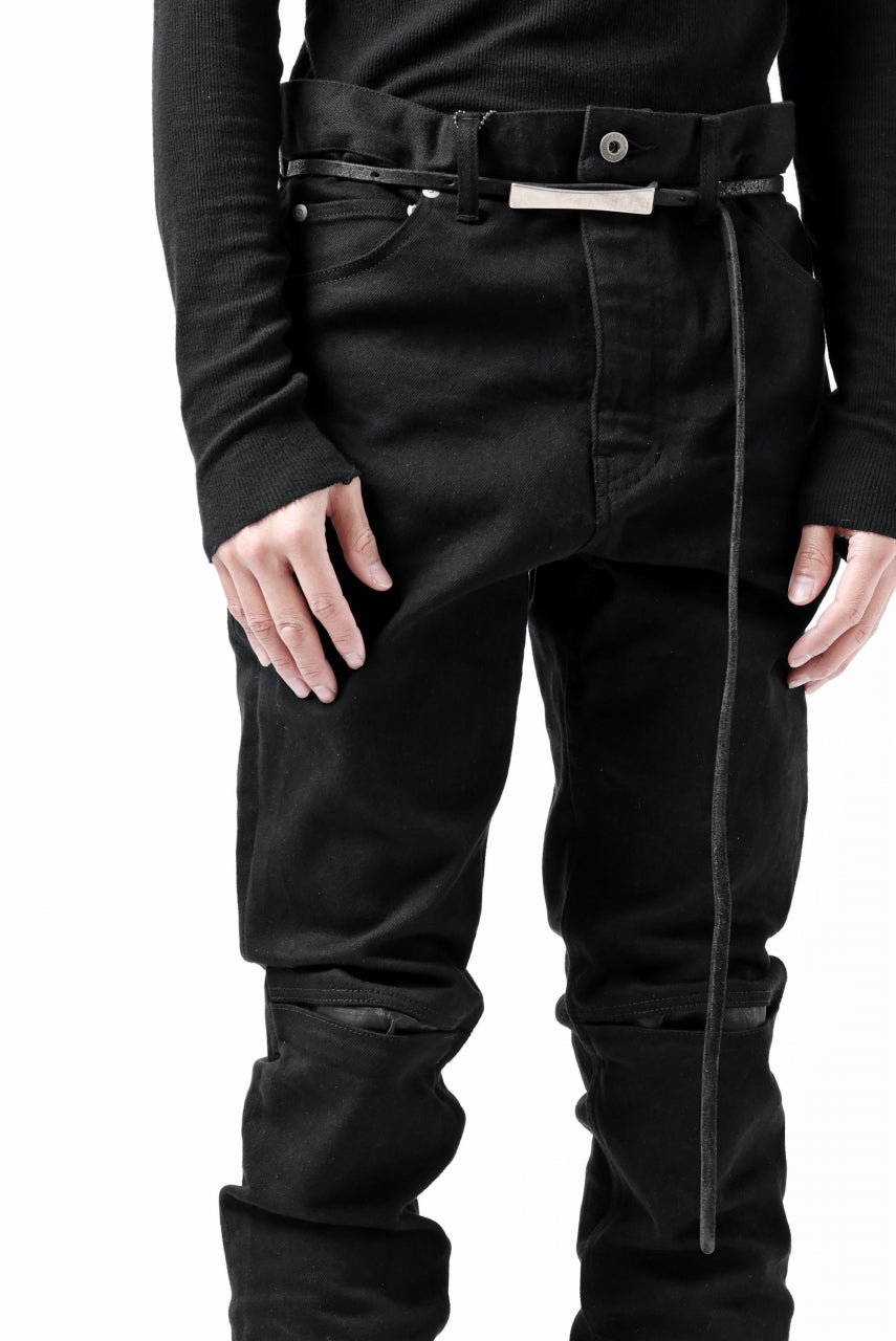 Load image into Gallery viewer, ISAMU KATAYAMA BACKLASH BLACK LEATHER KNEE PADS SLIM PANTS / "京都紋付 - 漆黒染" 13oz STRETCH DENIM (BLACK)