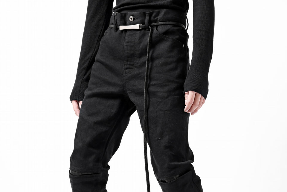 画像をギャラリービューアに読み込む, ISAMU KATAYAMA BACKLASH BLACK LEATHER KNEE PADS SLIM PANTS / &quot;京都紋付 - 漆黒染&quot; 13oz STRETCH DENIM (BLACK)