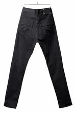 Load image into Gallery viewer, ISAMU KATAYAMA BACKLASH BLACK LEATHER KNEE PADS SLIM PANTS / "京都紋付 - 漆黒染" 13oz STRETCH DENIM (BLACK)