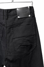 Load image into Gallery viewer, ISAMU KATAYAMA BACKLASH BLACK LEATHER KNEE PADS SLIM PANTS / "京都紋付 - 漆黒染" 13oz STRETCH DENIM (BLACK)