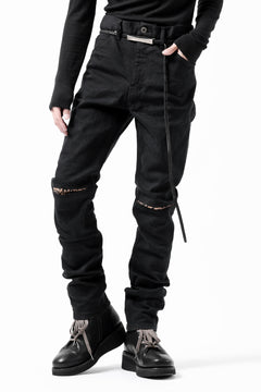 画像をギャラリービューアに読み込む, ISAMU KATAYAMA BACKLASH LEOPARD LEATHER KNEE PADS SLIM PANTS / &quot;京都紋付 - 漆黒染&quot; 13oz STRETCH DENIM (BLACK)