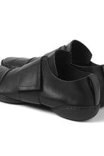 画像をギャラリービューアに読み込む, KLASICA x trippen "KLAS" VELCRO HALF SHOES / BLACK WAW (BLACK)