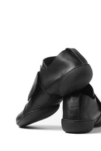 画像をギャラリービューアに読み込む, KLASICA x trippen "KLAS" VELCRO HALF SHOES / BLACK WAW (BLACK)