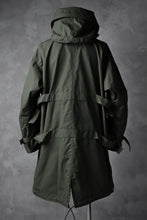 Load image into Gallery viewer, KLASICA WATER FALL MODS COAT / Ventile® UK L24 (OLIVE)
