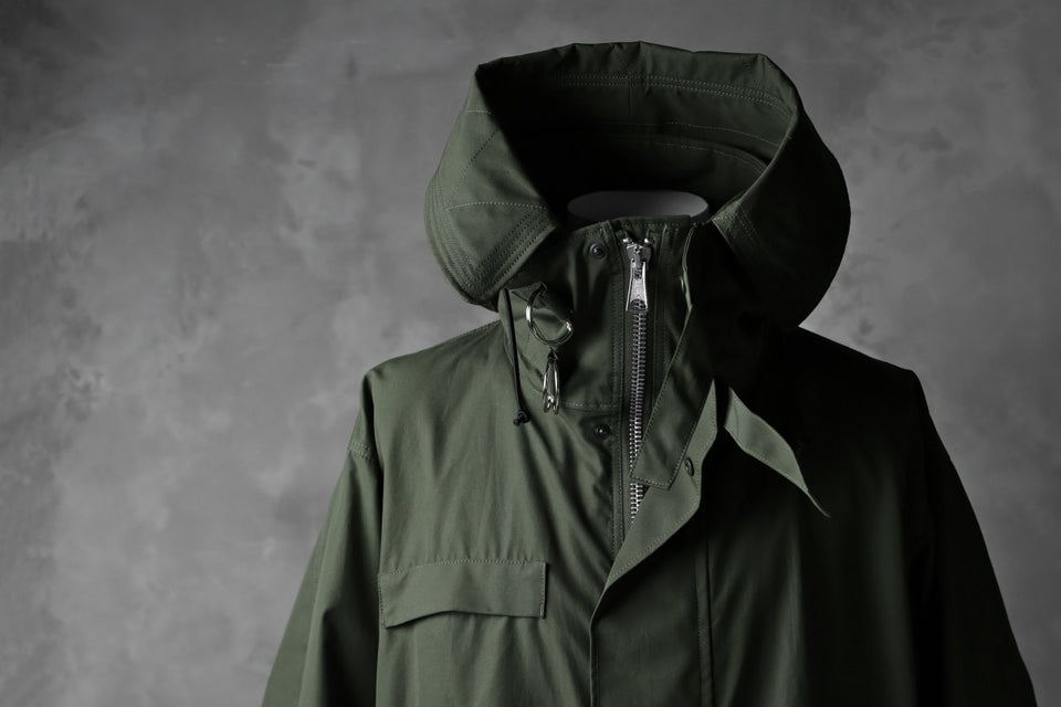 Load image into Gallery viewer, KLASICA WATER FALL MODS COAT / Ventile® UK L24 (OLIVE)