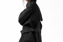 Load image into Gallery viewer, KLASICA GRANADO(NW) TRENCH COAT / TRI MIX HIGH DENSITY PLAIN (BLACK)