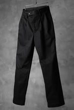 画像をギャラリービューアに読み込む, KLASICA GRIOTTE 2 TUCKED WIDE TROUSERS / CHINO CLOTH (BLACK)