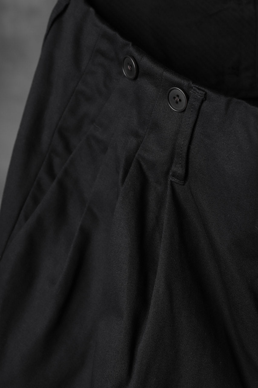 画像をギャラリービューアに読み込む, KLASICA MORROW HIGH RISE 3 TUCKED TAPERED TROUSERS / CHINO CLOTH (BLACK)