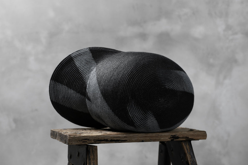 Load image into Gallery viewer, KLASICA HAND PAINTED CAP / LIMITED HAND PAINT (BLACK x WHITE)