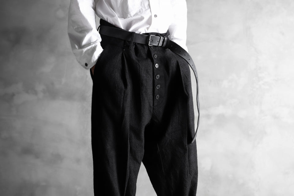 Load image into Gallery viewer, KLASICA DARK CHECK SABRON WIDE TROUSERS / WASH OUT MIX WEAVE (DARK CHECK)
