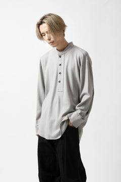 画像をギャラリービューアに読み込む, COLINA BANDED COLLAR PULLOVER SHIRT / SUPER 140s WASHABLE WOOL (GREIGE)