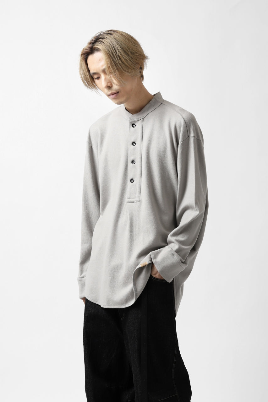 画像をギャラリービューアに読み込む, COLINA BANDED COLLAR PULLOVER SHIRT / SUPER 140s WASHABLE WOOL (GREIGE)