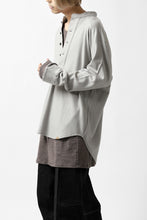画像をギャラリービューアに読み込む, COLINA BANDED COLLAR PULLOVER SHIRT / SUPER 140s WASHABLE WOOL (GREIGE)