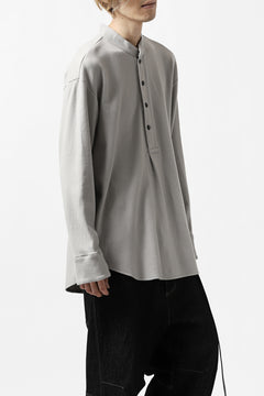 画像をギャラリービューアに読み込む, COLINA BANDED COLLAR PULLOVER SHIRT / SUPER 140s WASHABLE WOOL (GREIGE)