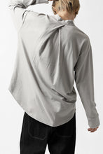 画像をギャラリービューアに読み込む, COLINA BANDED COLLAR PULLOVER SHIRT / SUPER 140s WASHABLE WOOL (GREIGE)