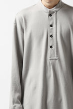 画像をギャラリービューアに読み込む, COLINA BANDED COLLAR PULLOVER SHIRT / SUPER 140s WASHABLE WOOL (GREIGE)