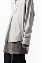 画像をギャラリービューアに読み込む, COLINA BANDED COLLAR PULLOVER SHIRT / SUPER 140s WASHABLE WOOL (GREIGE)