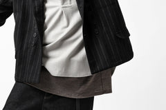 画像をギャラリービューアに読み込む, COLINA BANDED COLLAR PULLOVER SHIRT / SUPER 140s WASHABLE WOOL (GREIGE)