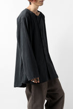 画像をギャラリービューアに読み込む, YUTA MATSUOKA exclusive minimal shirt / noil silk broad (BLACK)