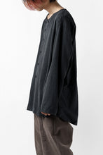 画像をギャラリービューアに読み込む, YUTA MATSUOKA exclusive minimal shirt / noil silk broad (BLACK)