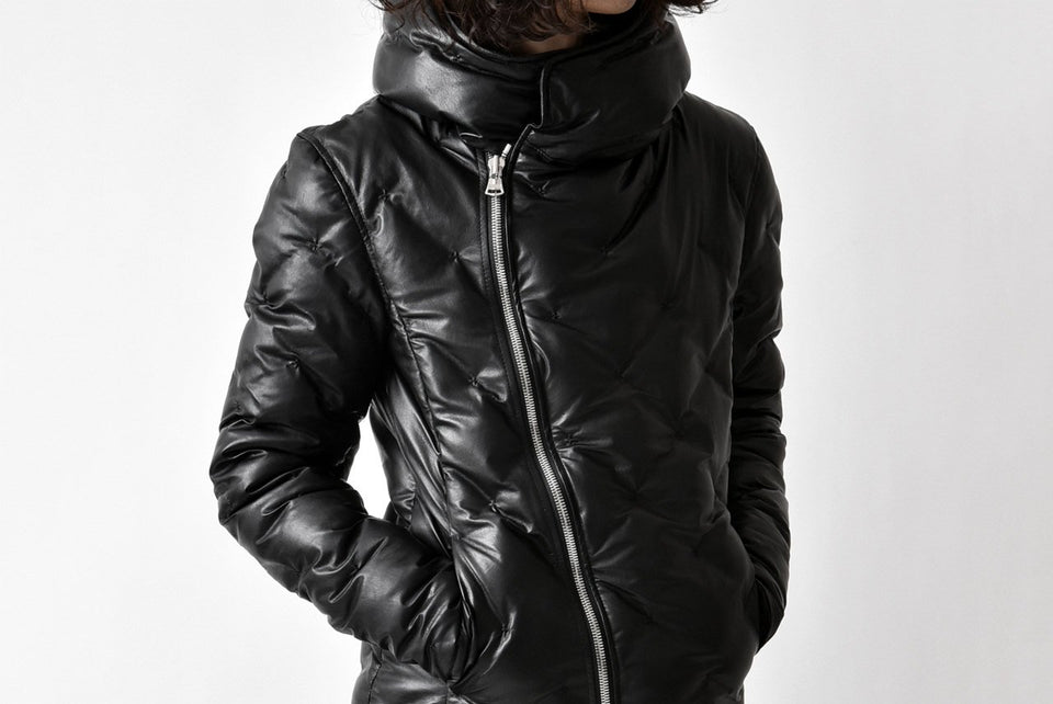 画像をギャラリービューアに読み込む, ISAMU KATAYAMA BACKLASH HOODED DOWN JACKET / KANGAROO + POLISH WHITE GOOSE (BLACK)