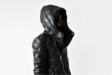 画像をギャラリービューアに読み込む, ISAMU KATAYAMA BACKLASH HOODED DOWN JACKET / KANGAROO + POLISH WHITE GOOSE (BLACK)