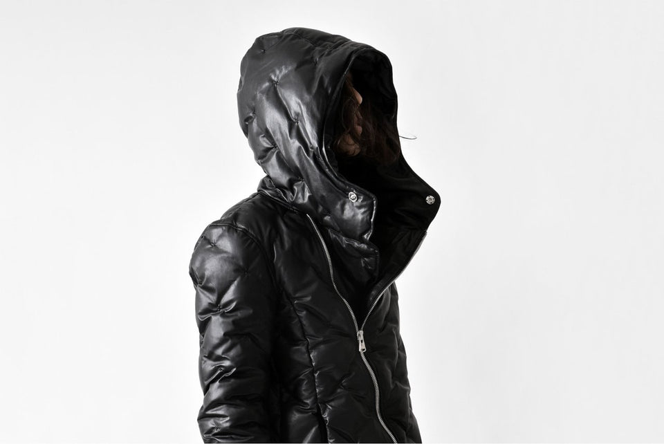 画像をギャラリービューアに読み込む, ISAMU KATAYAMA BACKLASH HOODED DOWN JACKET / KANGAROO + POLISH WHITE GOOSE (BLACK)