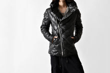 画像をギャラリービューアに読み込む, ISAMU KATAYAMA BACKLASH HOODED DOWN JACKET / KANGAROO + POLISH WHITE GOOSE (BLACK)