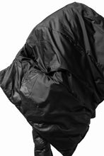 画像をギャラリービューアに読み込む, ISAMU KATAYAMA BACKLASH HOODED DOWN JACKET / KANGAROO + POLISH WHITE GOOSE (BLACK)