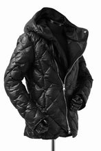 画像をギャラリービューアに読み込む, ISAMU KATAYAMA BACKLASH HOODED DOWN JACKET / KANGAROO + POLISH WHITE GOOSE (BLACK)