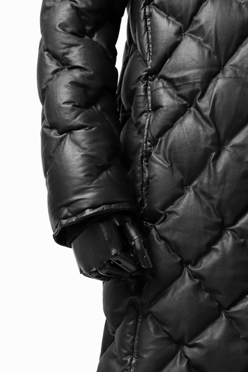 画像をギャラリービューアに読み込む, ISAMU KATAYAMA BACKLASH HOODED DOWN COAT / KANGAROO + POLISH WHITE GOOSE (BLACK)