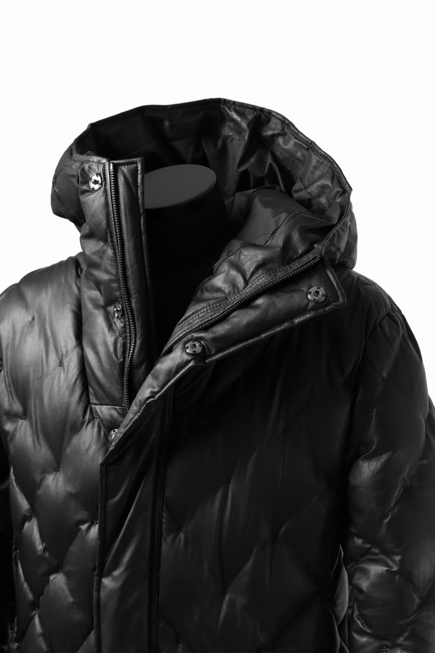 画像をギャラリービューアに読み込む, ISAMU KATAYAMA BACKLASH HOODED DOWN COAT / KANGAROO + POLISH WHITE GOOSE (BLACK)