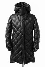 画像をギャラリービューアに読み込む, ISAMU KATAYAMA BACKLASH HOODED DOWN COAT / KANGAROO + POLISH WHITE GOOSE (BLACK)
