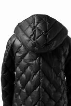 画像をギャラリービューアに読み込む, ISAMU KATAYAMA BACKLASH HOODED DOWN COAT / KANGAROO + POLISH WHITE GOOSE (BLACK)