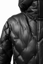 画像をギャラリービューアに読み込む, ISAMU KATAYAMA BACKLASH HOODED DOWN COAT / KANGAROO + POLISH WHITE GOOSE (BLACK)