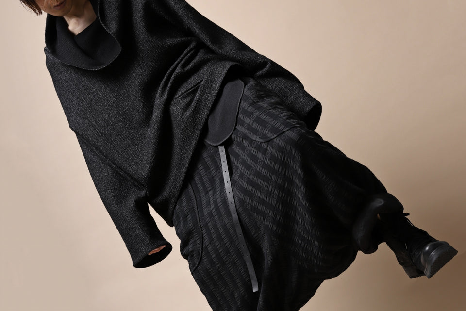 画像をギャラリービューアに読み込む, SOSNOVSKA exclusive CRAWLED OUT POCKET KNIT SWEATER (GREY MELANGE)