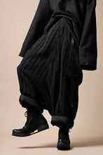 画像をギャラリービューアに読み込む, SOSNOVSKA exclusive LOADED POCKETS PANTS (BLACK STRIPE)