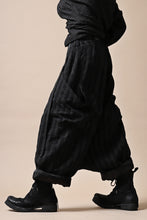 画像をギャラリービューアに読み込む, SOSNOVSKA exclusive LOADED POCKETS PANTS (BLACK STRIPE)