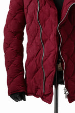 画像をギャラリービューアに読み込む, ISAMU KATAYAMA BACKLASH HOODED DOWN JACKET / KANGAROO REVERSE + POLISH WHITE GOOSE (RED)