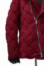 画像をギャラリービューアに読み込む, ISAMU KATAYAMA BACKLASH HOODED DOWN JACKET / KANGAROO REVERSE + POLISH WHITE GOOSE (RED)