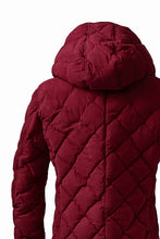 画像をギャラリービューアに読み込む, ISAMU KATAYAMA BACKLASH HOODED DOWN JACKET / KANGAROO REVERSE + POLISH WHITE GOOSE (RED)